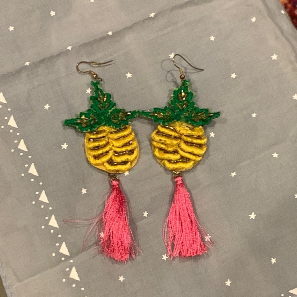 NWOT Pineapple Earrings